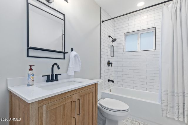 1535 W Lawrence Road, Phoenix, AZ 85015
