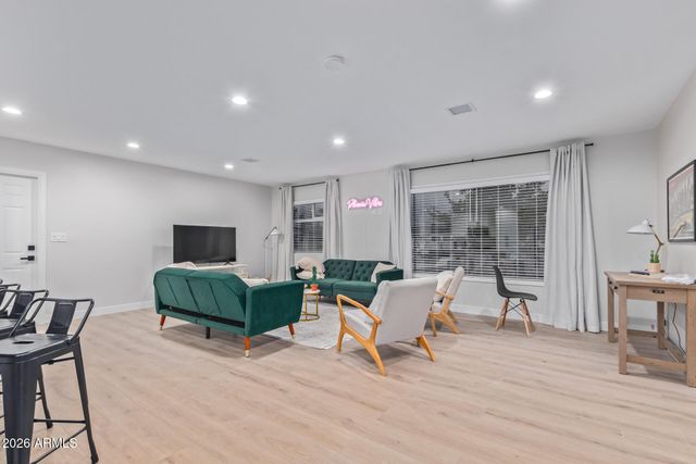 1535 W Lawrence Road, Phoenix, AZ 85015