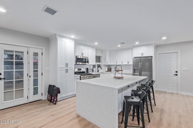 1535 W Lawrence Road, Phoenix, AZ 85015