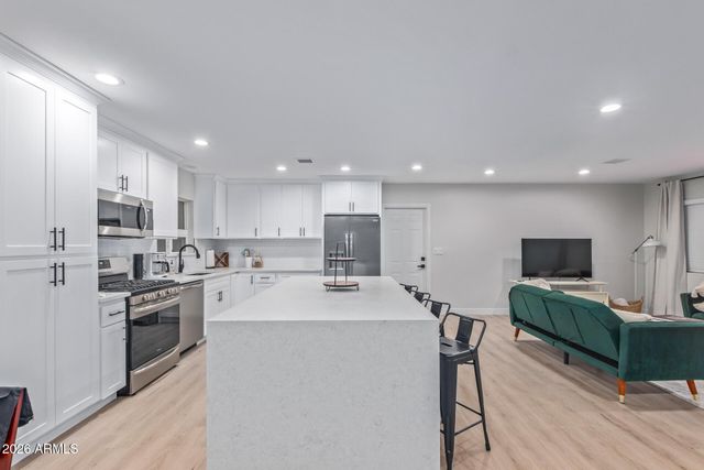 1535 W Lawrence Road, Phoenix, AZ 85015