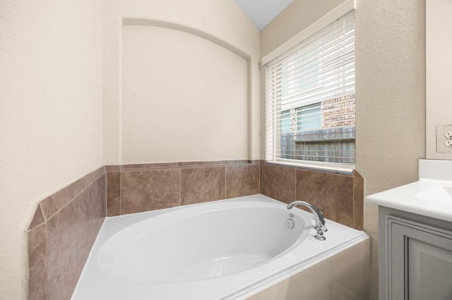 1522 New Urban Way, Houston, TX 77047