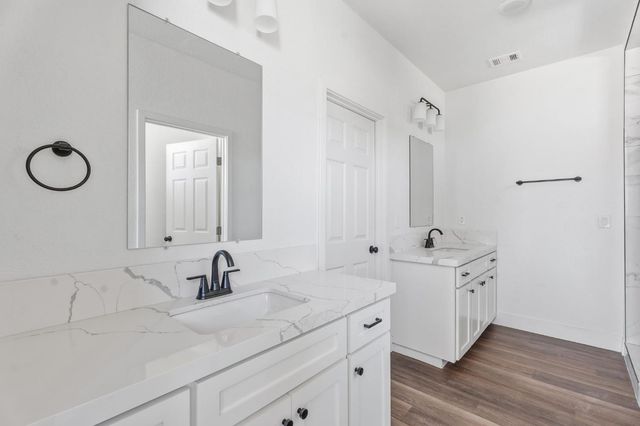16836 N Lake Street, Madera, CA 93638