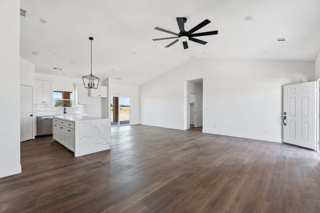 16836 N Lake Street, Madera, CA 93638
