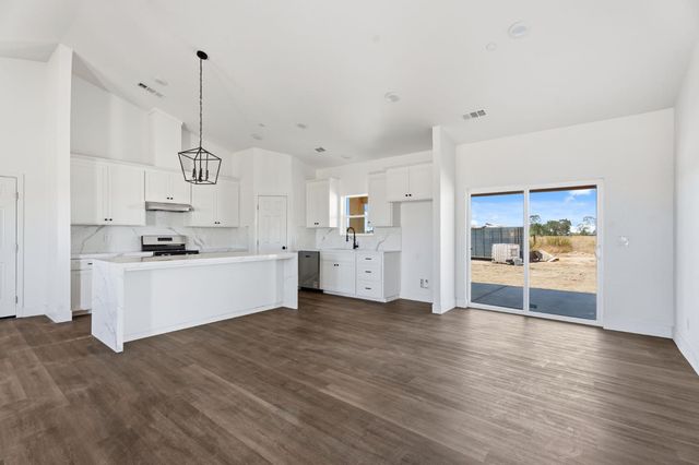 16836 N Lake Street, Madera, CA 93638
