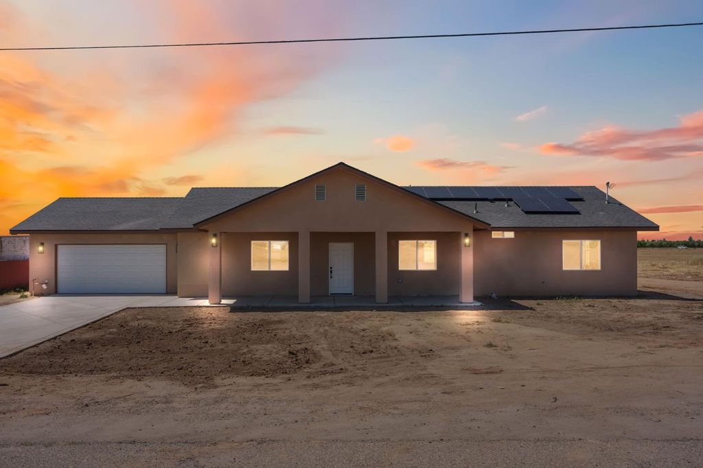 Image 1 of property listing at 16836 N Lake Street, Madera, CA 93638