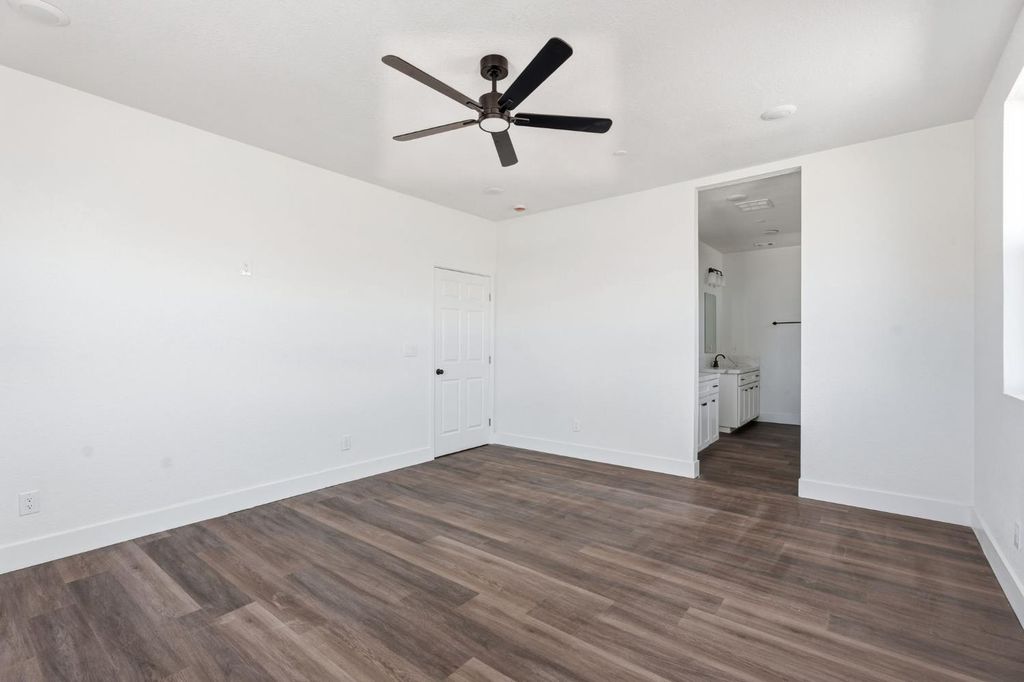 Image 19 of property listing at 16836 N Lake Street, Madera, CA 93638