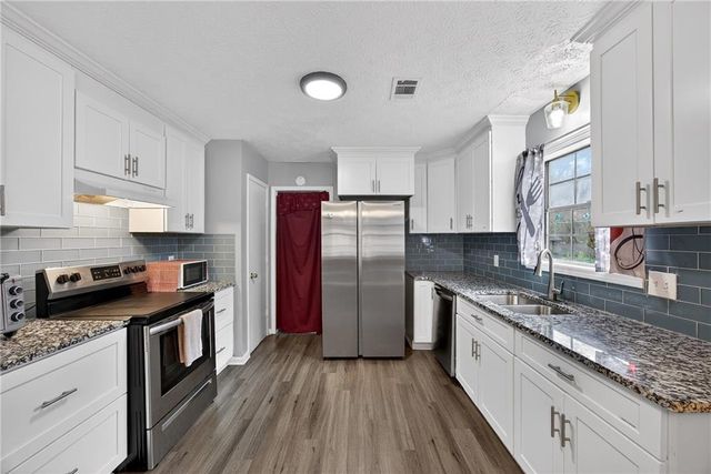 994 Bramwell Lane, Stone Mountain, GA 30083