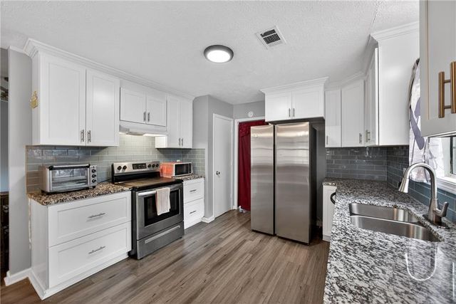 994 Bramwell Lane, Stone Mountain, GA 30083