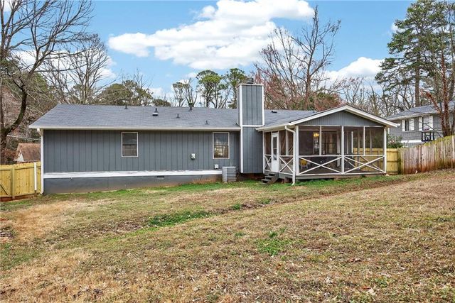 994 Bramwell Lane, Stone Mountain, GA 30083