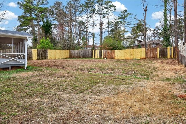 994 Bramwell Lane, Stone Mountain, GA 30083