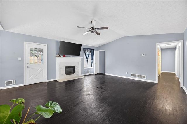 994 Bramwell Lane, Stone Mountain, GA 30083