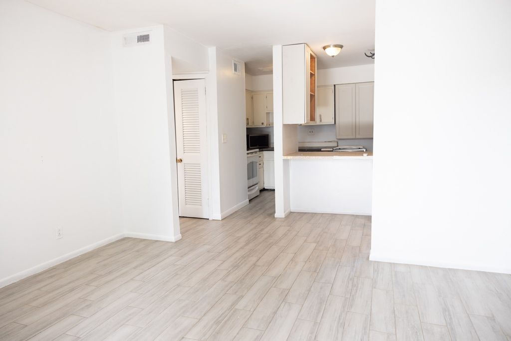 320 Welch Rd Apt R3, Nashville, TN 37211