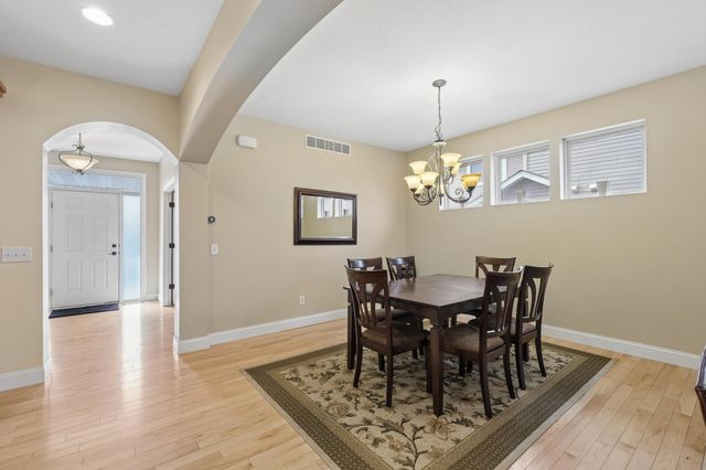 2828 Hawk Ridge Road NW, Prior Lake, MN 55372