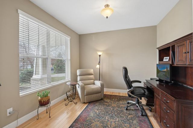 2828 Hawk Ridge Road NW, Prior Lake, MN 55372