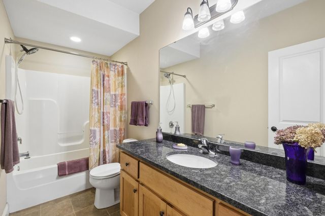 2828 Hawk Ridge Road NW, Prior Lake, MN 55372