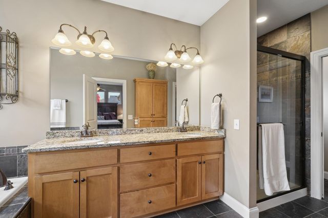 2828 Hawk Ridge Road NW, Prior Lake, MN 55372