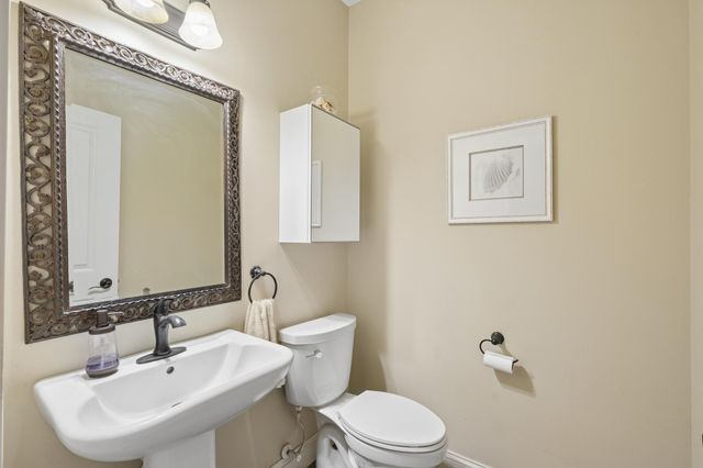 2828 Hawk Ridge Road NW, Prior Lake, MN 55372