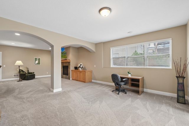 2828 Hawk Ridge Road NW, Prior Lake, MN 55372