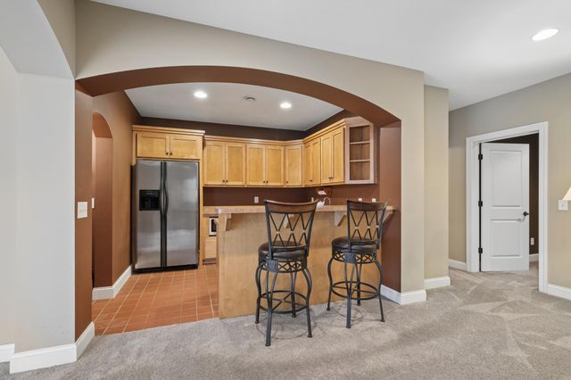 2828 Hawk Ridge Road NW, Prior Lake, MN 55372