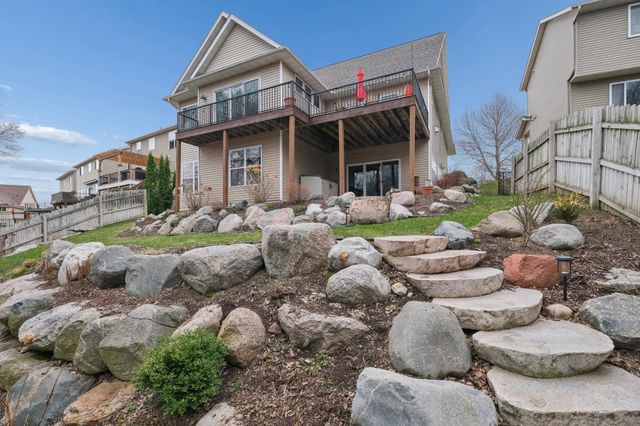 2828 Hawk Ridge Road NW, Prior Lake, MN 55372