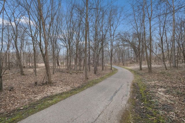 2828 Hawk Ridge Road NW, Prior Lake, MN 55372