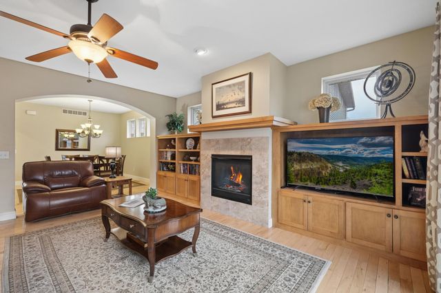 2828 Hawk Ridge Road NW, Prior Lake, MN 55372