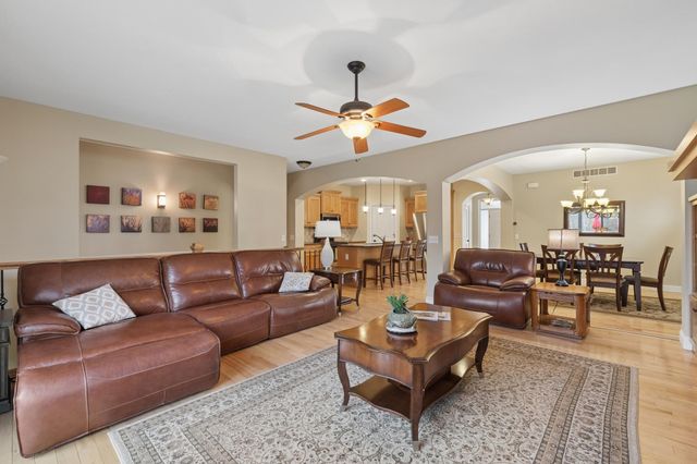 2828 Hawk Ridge Road NW, Prior Lake, MN 55372