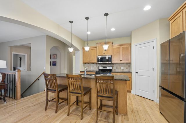 2828 Hawk Ridge Road NW, Prior Lake, MN 55372