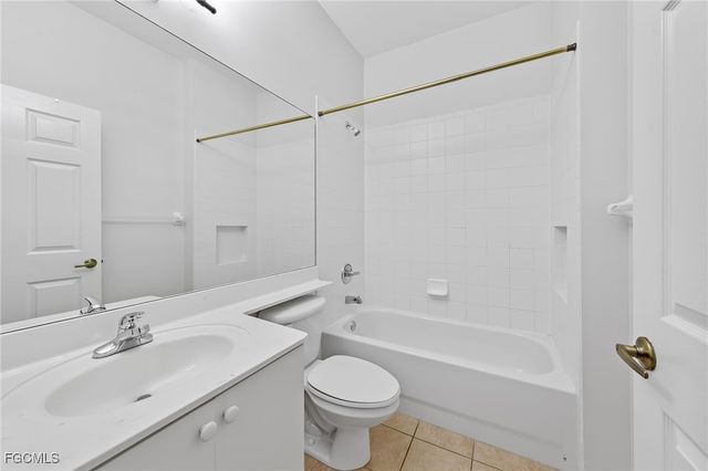 14764 Pinnacle PL 65, Naples, FL 34119