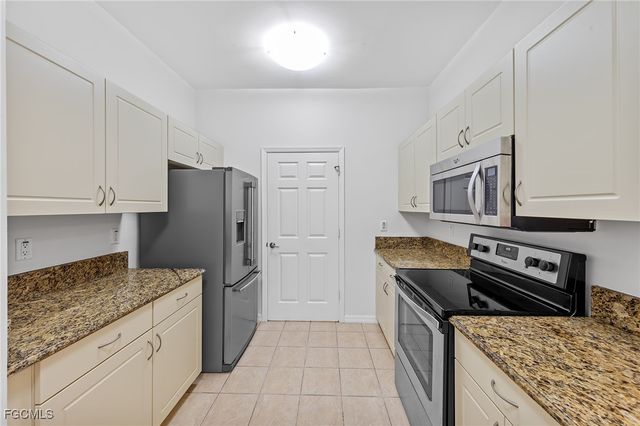 14764 Pinnacle PL 65, Naples, FL 34119