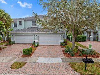 14764 Pinnacle PL 65, Naples, FL 34119