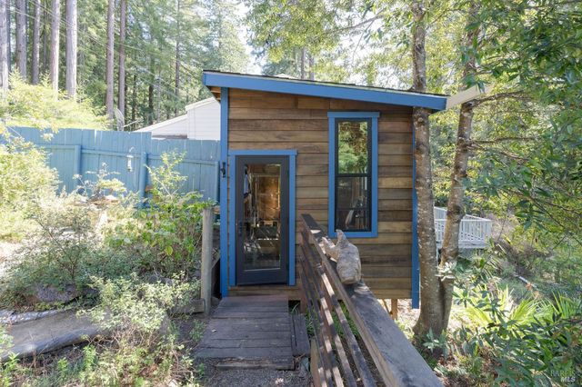 35570 Ocean View St, Gualala, CA 95445