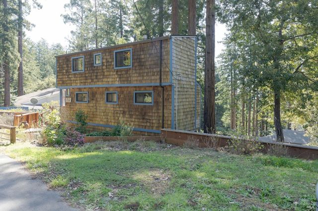 35570 Ocean View St, Gualala, CA 95445