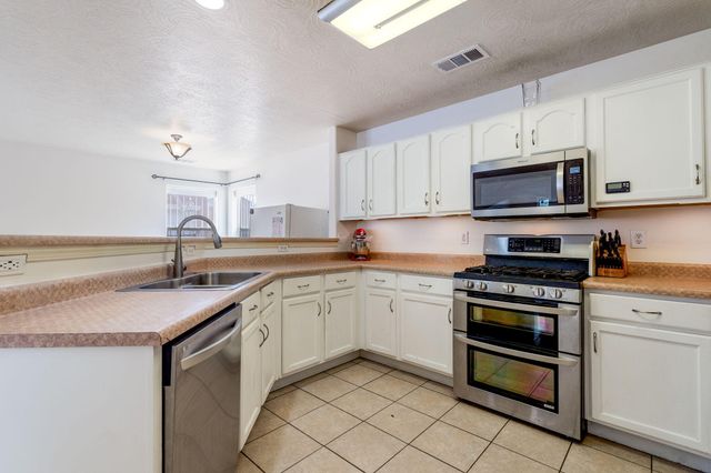 1416 Airport Drive SW, Albuquerque, NM 87121