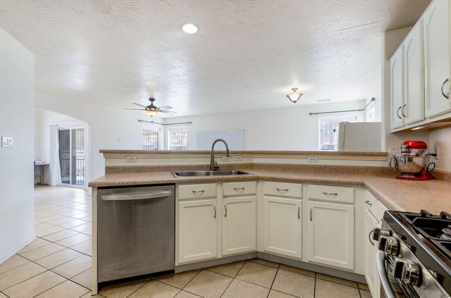 1416 Airport Drive SW, Albuquerque, NM 87121