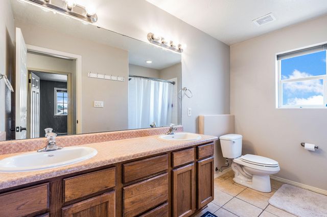 1416 Airport Drive SW, Albuquerque, NM 87121