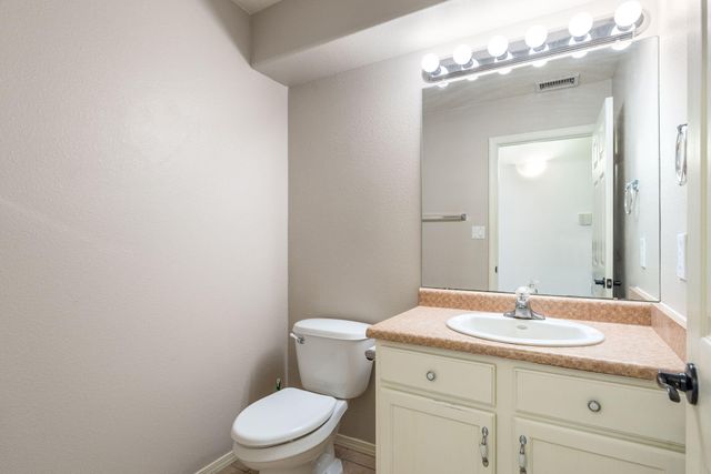 1416 Airport Drive SW, Albuquerque, NM 87121