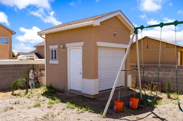 1416 Airport Drive SW, Albuquerque, NM 87121