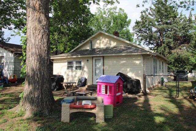 305 Residence St, El Dorado, KS 67042