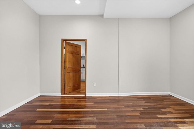 4 S 6TH ST, Darby, PA 19023