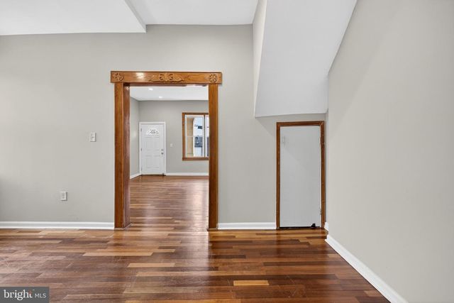 4 S 6TH ST, Darby, PA 19023