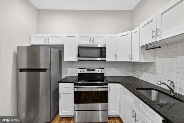 4 S 6TH ST, Darby, PA 19023