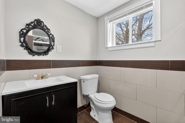 4 S 6TH ST, Darby, PA 19023