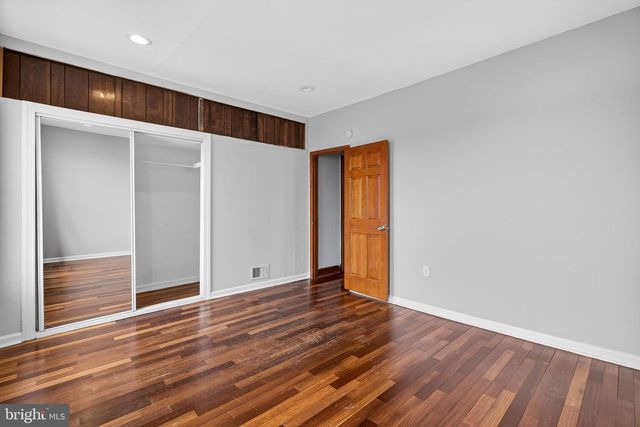 4 S 6TH ST, Darby, PA 19023