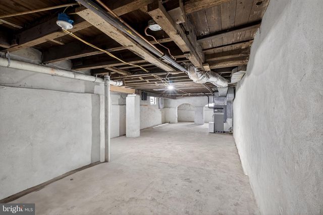 4 S 6TH ST, Darby, PA 19023