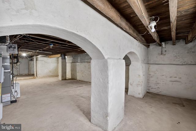 4 S 6TH ST, Darby, PA 19023