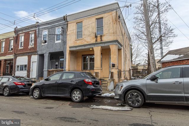 4 S 6TH ST, Darby, PA 19023