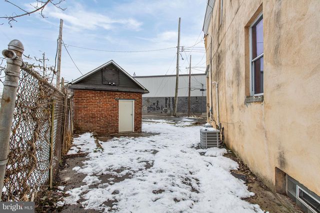 4 S 6TH ST, Darby, PA 19023