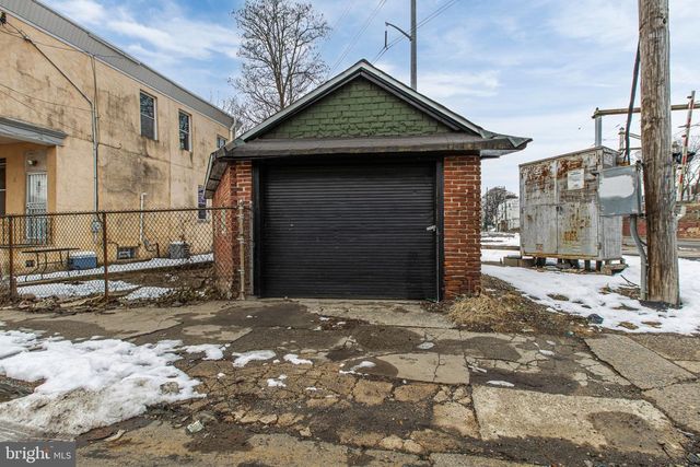 4 S 6TH ST, Darby, PA 19023