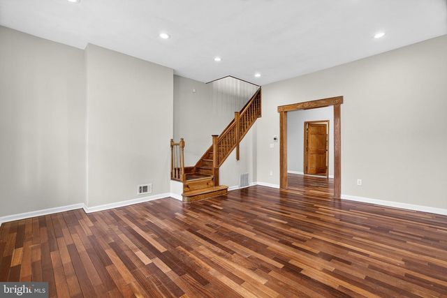 4 S 6TH ST, Darby, PA 19023